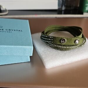 Touchstone Crystal Wrap Star Bracelet (OLIVE)